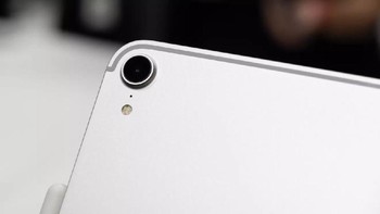 Punya kamera 12 MP. Foto: The Verge
