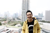 Syahrini dan Kedekatan dengan 6 Pria Ini