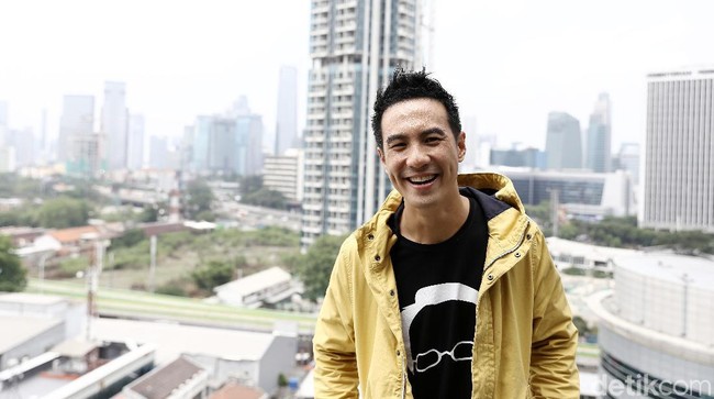 Tak Kalah dari Ahok yang Asli, Daniel Mananta Juga Punya Tips Bugar