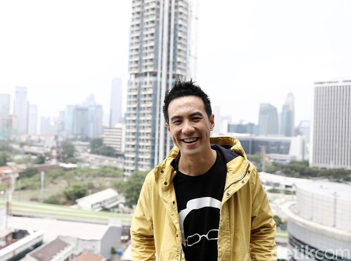 Daniel Mananta Daniel Mananta saat berkunjung ke kantor detikcom.