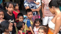 Kourtney pun menyebut bahwa putranya itu sangat menyukai bermain dengan anak-anak di sana. Dok. Instagram/kourtneykardash