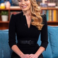 Tak sedikit wanita yang bercita-cita memiliki pasangan kaya raya. Seorang wanita bernama Anna Bey pun meluncurkan sebuah program online di situs JetsetBabe yang dapat membantu sesama wanita menggaet pria mapan. Foto: Instagram @schoolofaffluence