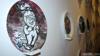 Seperti salah satunya adalah karya seni lukis yang dibuat oleh 30 warga binaan lapas klas IIA Salemba. Mereka melukis di piring dengan tema Pictures of Home, menuangkan harapan mereka yang beragam ke dalam bentuk seni lukis.
