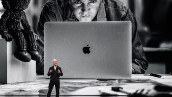 Tim Cook memperkenalkan MacBook Air terbaru di Brooklyn Academy of Music di New York. Ini adalah update pertama MacBook Air dalam 3 tahun. Foto: Getty Images