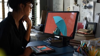 Atau bisa juga disambungkan ke monitor. Foto: Apple