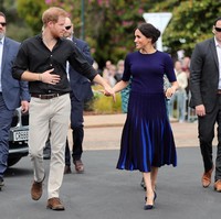 Asisten baru tersebut menggantikan posisi Melissa, ajudan Meghan Markle yang baru kerja enam bulan dan memilih mengundurkan diri.Meghan juga mempekerjakan temannya yang juga seorang fashion stylist, Jessica Mulroney. Namun Jessica bukan asisten resmi kerajaan, hanya bekerja jika Meghan yang memintanya. (Foto: Getty Images)