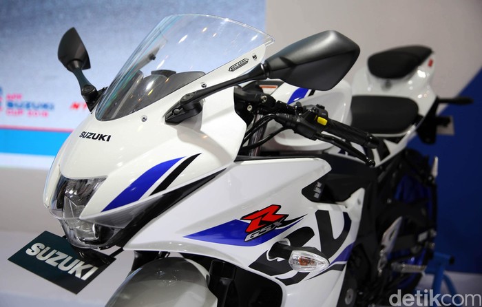 PT SIS kembali memperkuat back bone product mereka, Suzuki GSX-R150 dengan penambahan varian baru. Setelah menampilkan beberapa varian, Suzuki GSX-R150 kini hadir dengan pilihan ABS.