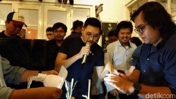 Di sini, ada beberapa jenis pencahayaan yang dijelaskan olehnya. Foto: Muhamad Imron Rosyadi/detikINET