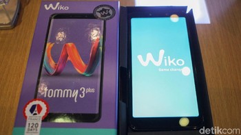 Dilengkapi dengan teknologi Virtual SIM Card memungkinkan pengguna ponsel ini dapat terhubung ke Internet tanpa perlu SIM Card dan WIFI. (Foto: detikINET/Rifkianto Nugroho)