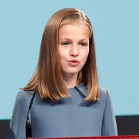 Putri Leonor mencuri perhatian setelah melakukan pidato pertamanya di acara ulang tahun konstitusi Spanyol ke-40, Kamis (1/11/2018) Momen ini pun bertepatan dengan ulang tahunnya ke-13 pada Rabu, (31/10/2018).  Foto: Getty Images