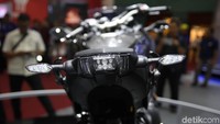 Untuk diketahui, Yamaha Niken merupakan moge roda tiga. Dua roda terdapat di depan, Yamaha menyebut teknologi ini sebagai Leaning Multi-wheel.
