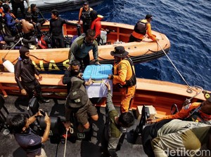 Black Box Lion Air Ditemukan Utuh di Perairan Karawang