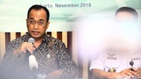 Menhub Budi Karya Sumadi pun mengungkapkan Direktur Teknik Lion Air dibebastugaskan bukan dipecat. Pembebastugasan itu pun bersifat sementara.