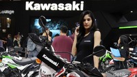 Paling tidak, kalau ditanya pengunjung mereka bisa menjawab soal motor-motornya meski tidak terlalu detail.