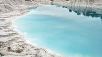 Danau Kaolin di Bangka juga merupakan bekas lubang tambang kaolin yang menjadi tempat wisata (itsukas2n/dTraveler)