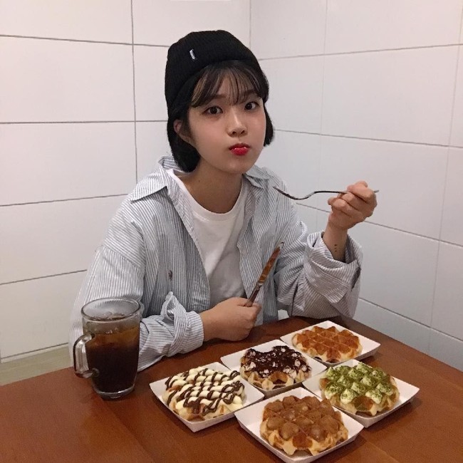 Beberapa netizen pun menambahkan ada foto-foto Chung Ah yang tidak mirip dengan IU. Foto: Instagram