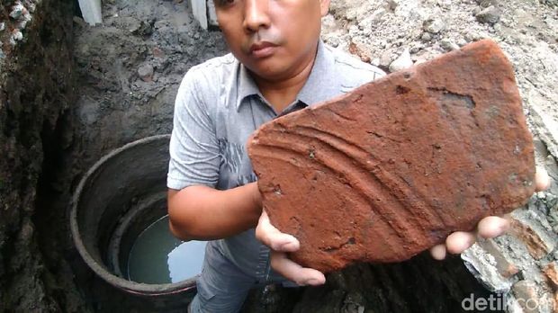 Gali Tanah untuk Box Culvert, Warga Surabaya Temukan Sumur Tua