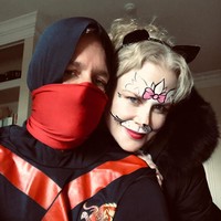 Ada yang bisa menebak tema yang menjadi pilihan Nicole Kidman dan Keith Urban untuk Halloween tahun ini? (Foto: Instagram)