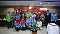 Para juri berfoto setelah melakukan wawancara dengan jajaran Pemkot Bandung. Pool/KemenPAN-RB.