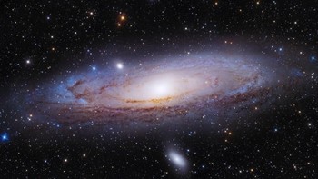  Karya finalis kategori Galaxies - Péter Feltóti. Sky-Watcher 200/800 Newton astrograph telescope, Sky-Watcher NEQ6 pro mount, Canon EOS 600D modded camera, 800 mm f/4 lens, ISO 800, 3 × 79 × 300-second exposures Foto: Royal Museums Greenwich