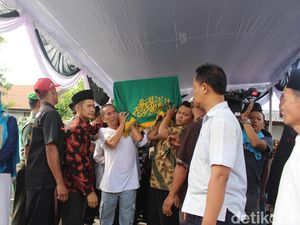 Jenazah Jannatun Korban Lion Air Tiba di Rumah Duka, Ibunda Pingsan