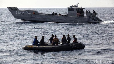 Geliat Kopaska Cari Lion Air PK-LQP