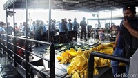 Sejumlah jenazah korban pesawat Lion Air JT 610 ditemukan oleh pasukan Kopaska di perairan Laut utara Karawang.