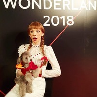 Annabelle jadi salah satu karakter paling favorit tahun ini. Taeyeon SNSD pun memilih boneka menyeramkan tersebut sebagai kostumnya untuk di pesta Halloween SM Entertainment 2018. Foto: Instagram @smtown