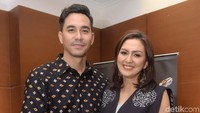 Keduanya selalu terlihat kompak dan mesra di tiap kesempatan.  Foto: Noel/detikFoto
