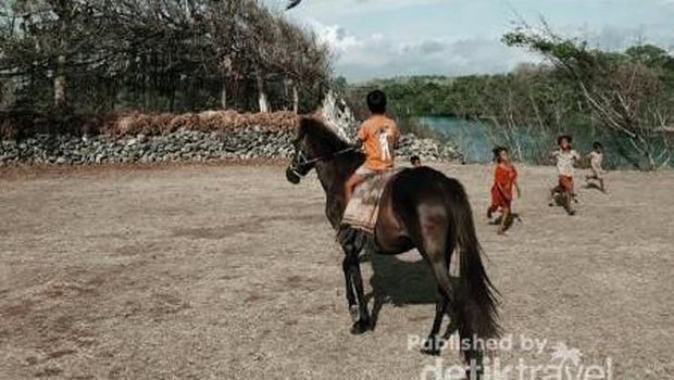 Kampung Adat Ratenggaro