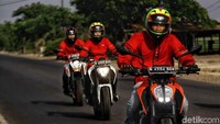 Namun di suatu kesempatan riders bsia menggeber motor guna mencoba performanya.