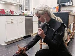 Ini Kostum Halloween Populer di Internet, Seram Campur Lucu!