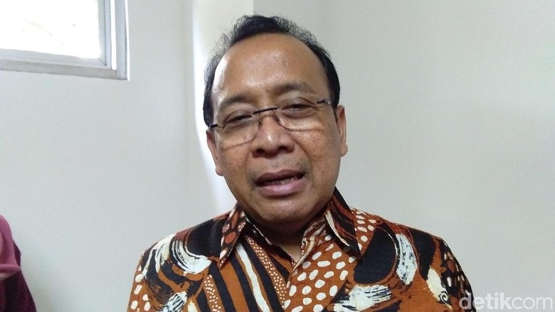 Jokowi Bakal Rampingkan Eselon, Istana: Tak Terkait Pengurangan Pegawai Jokowi Bakal Rampingkan Eselon, Istana: Tak Terkait Pengurangan Pegawai