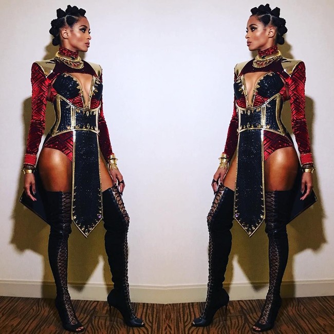 Wakanda Forever! Ciara mengambil tema kostum dari salah satu karatker di film Black Panther. (Foto: Instagram)