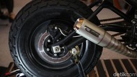 Tidak hanya SG-411 Himalayan yang dipajang, model lain seperti Bullet, seri Classic, Continental GT - Cafe Racer, Rumbler dan versi asli Himalayan juga mejeng di booth Royal Enfield. Nah keuntungan lain yang bisa Otolovers dapatkan adalah mendapatkan voucher gear Royal Enfield senilai Rp 1 Juta untuk pembelian sepeda motor Royal Enfield selama IMOS 2018 berlangsung.