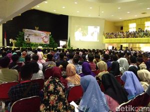 Mensesneg Ungkap Proyek Besar Jokowi untuk Perdamaian Afganistan