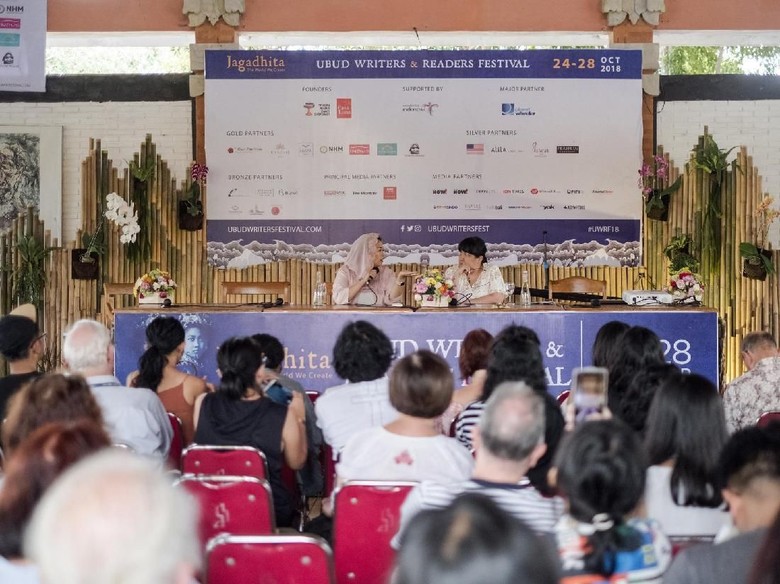 UWRF 2018 Sukses Datangkan 25 Ribu Pengunjung Foto: UWRF UWRF 2018 Sukses Datangkan 25 Ribu Pengunjung Foto: UWRF
