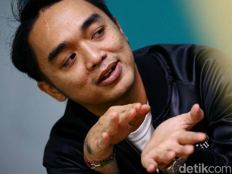 Momen Dipha Barus Bertemu Primal Scream, Idolanya dalam Bermusik Momen Dipha Barus Bertemu Primal Scream, Idolanya dalam Bermusik