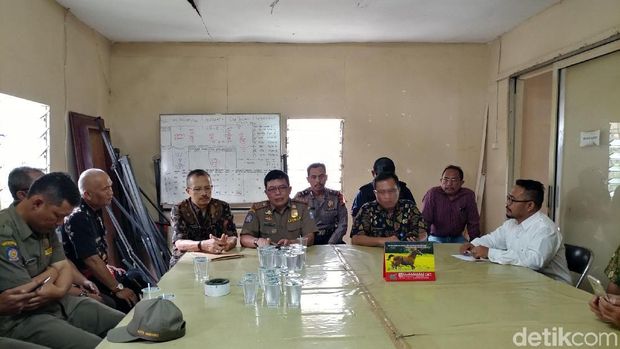 Satpol PP Bandung Segel Proyek Asrama Mahasiswa 8 Lantai Tak Berizin
