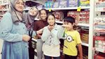 Jarang Diberitakan, Ibu Maia Estianty Sering Kulineran dan Icip Masakan Maia