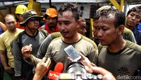 Penyelam TNI AL berhasil menemukan dan mengangkat black box atau kotak hitam pesawat Lion Air PK-LQP dengan nomor penerbangan JT 610 dari perairan Laut Karawang, Kamis (1/11/2018).