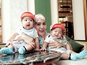 Kenangan Manis April Jasmine Saat Mengandung Anak Kembar