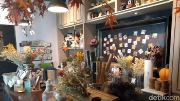 Aspek lain yang diajarkan oleh Denny adalah lighting. Foto: Muhamad Imron Rosyadi/detikINET