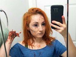 Ini Kostum Halloween Populer di Internet, Seram Campur Lucu!