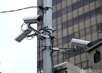 Kamera CCTV untuk tilang pelanggar lalu lintas.