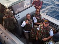 Naik Speedboat, FDR Black Box Lion Air Dibawa ke Kantor KNKT