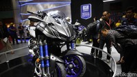 Manager Public Relation PT Yamaha Indonesia Motor Manufacturing Antonius Widiantoro mengatakan, pihaknya belum menjual Yamaha Niken di Indonesia. Pabrikan berlogo garpu tala itu hanya memamerkan moge roda tiga.