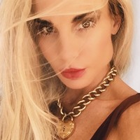 Amanda Blank atau lebih dikenal Mandy Blank tengah menghiasi pemberitaan media massa Hollywood dan viral di Amerika Serikat karena dinyatakan meninggal dunia pada Senin (29/10/2018). Mandy ditemukan tewas di bathtub kamar mandi rumahnya di Los Angeles. Foto: Dok. Instagram Mandy Blank