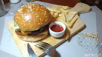 Objek yang difoto di sesi ini adalah makanan. Foto: Muhamad Imron Rosyadi/detikINET