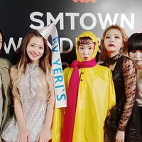 Semua anggota Red Velvet hadir dalam pesta Halloween SM Entertainment 2018. Joy berdandan sebagai karakter Chun Woo Hee di film The Wailing, Yeri sebagai permen cokelat Hershey, Irene sebagai gadis berjas hujan di Gag Concert, Seulgi sebagai vampire, dan Wendy sebagai setan Toshio. Foto: Instagram @smtown